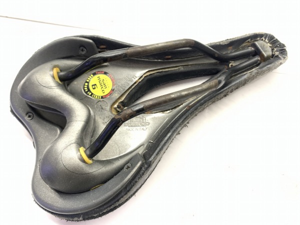 サドル ※強い使用感あり