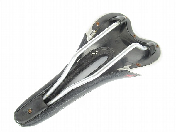 サドル　GEL　スチールレール