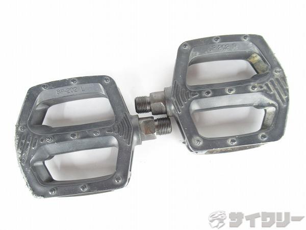 フラットペダル　樹脂製　ブラック