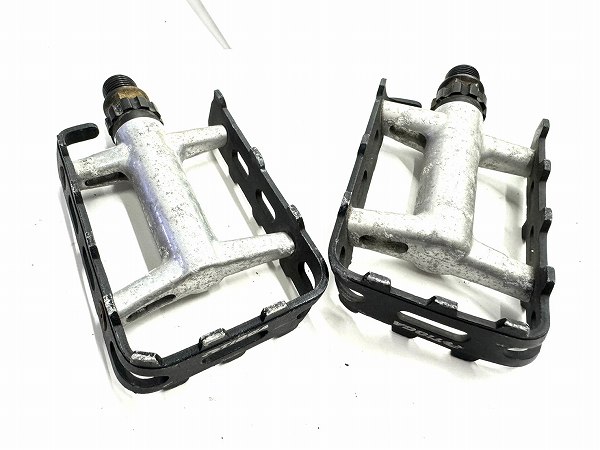 フラットペダル ブラック/シルバー