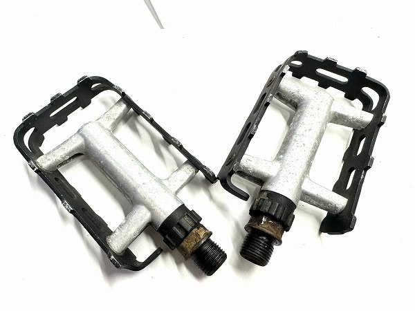 フラットペダル ブラック/シルバー