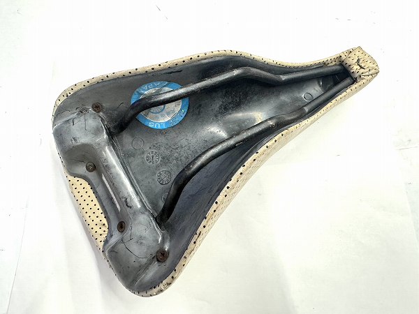 サドル スチールレール ホワイト 使用感あり