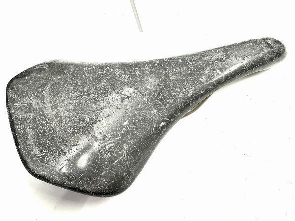 サドル スチールレール ブラック 使用感あり、クッションなし