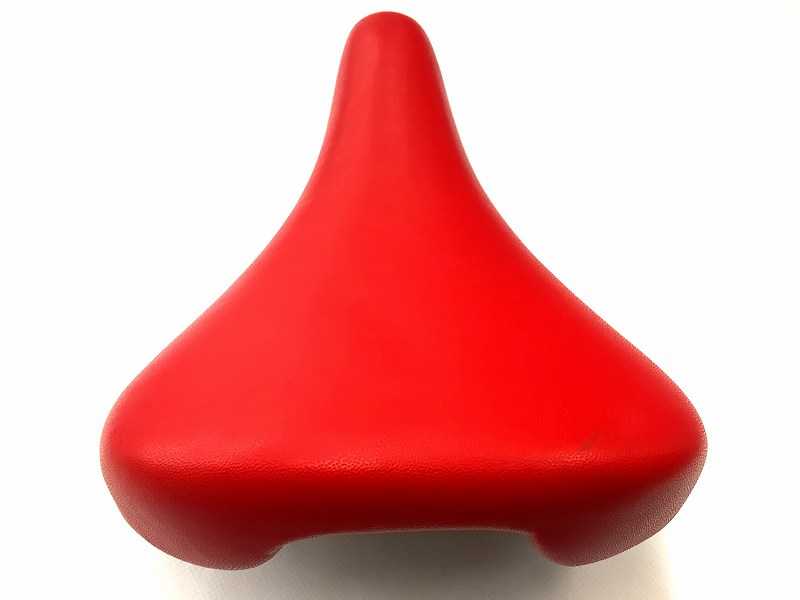 サドル　RED　