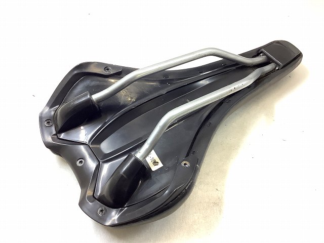 サドル CONNECT ブラック