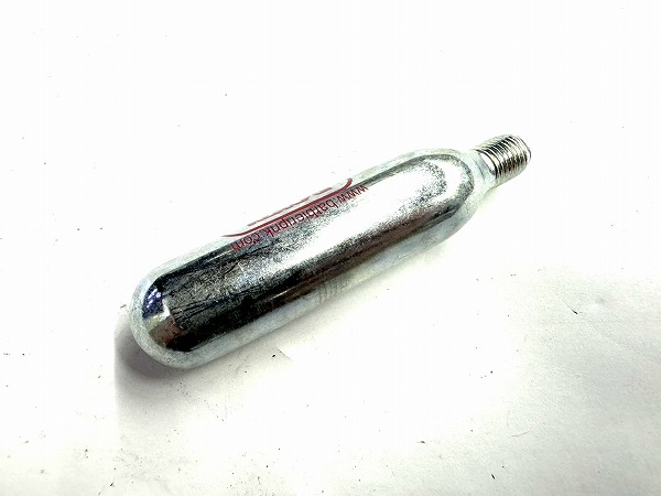 CO2ボンベ ねじ切り