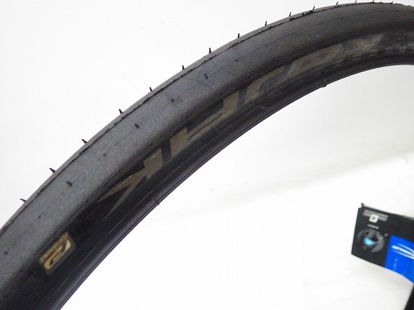 スリックタイヤ KOJAK 26x1.35/クリンチャー