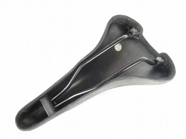 サドル　TURBO　ブラック　スエード　スチールレール