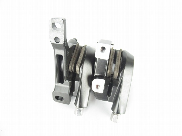 油圧ディスクブレーキキャリパー　BR-UR300　前後　ブラック　※未確認