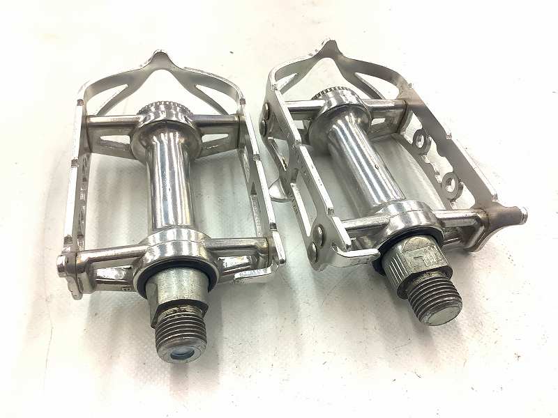 フラットペダル SYLVAN ROAD