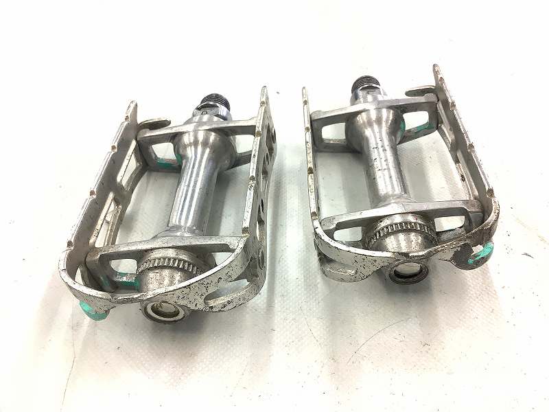 フラットペダル フランスMADE