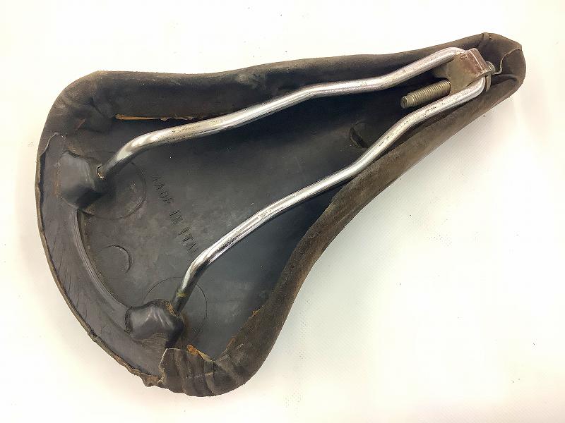 サドル  GRAND PRIX PROF