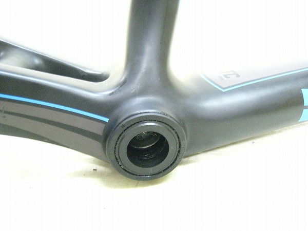 カーボンBMXフレーム CLUTCH