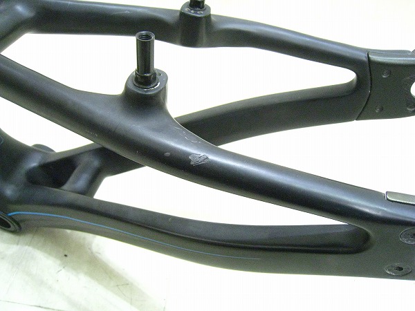 カーボンBMXフレーム CLUTCH