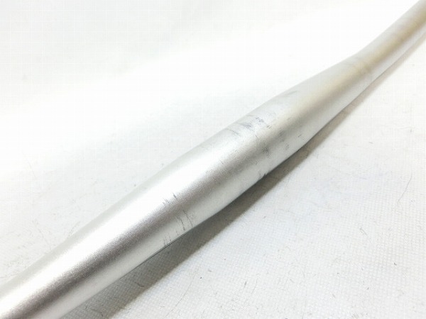 フラットバー シルバー 580mm/φ31.8mm