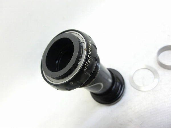 ボトムブラケット THREADFIT24 JIS/68mm/φ24mm/GXP