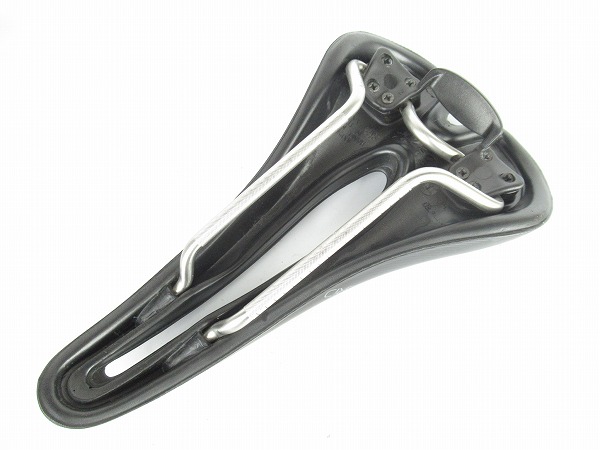 サドル　HYBRID　ブラック　aisi 304 tube