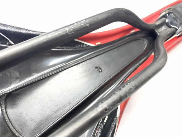 サドル カーボンレール