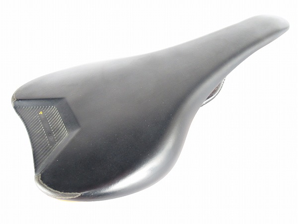 サドル　ブラック/オンレジ　CrN/Ti ALLOYレール