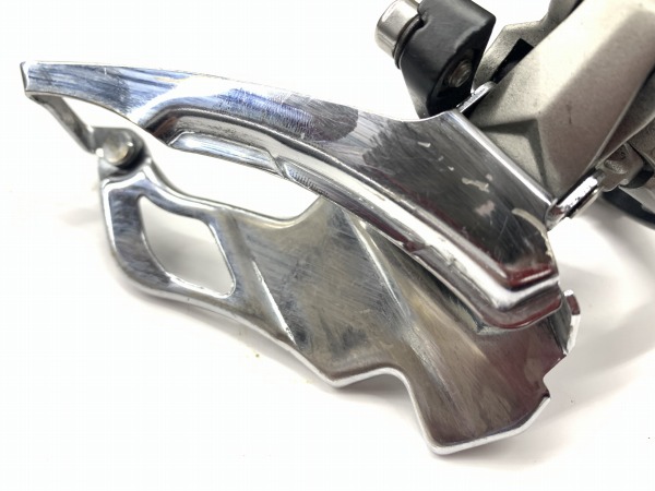 フロントディレイラー FD-M581A 3s 31,8mm(シムあり) 66-69°