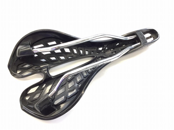 サドル SPYDER TWINTAIL 2