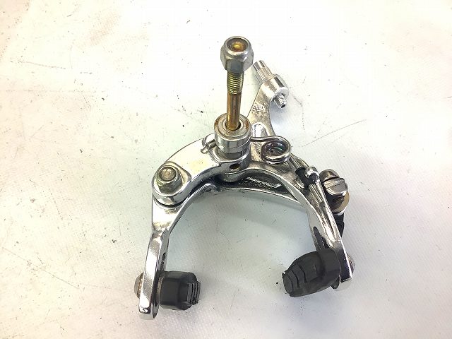 ブレーキキャリパー 　フロント ナット式