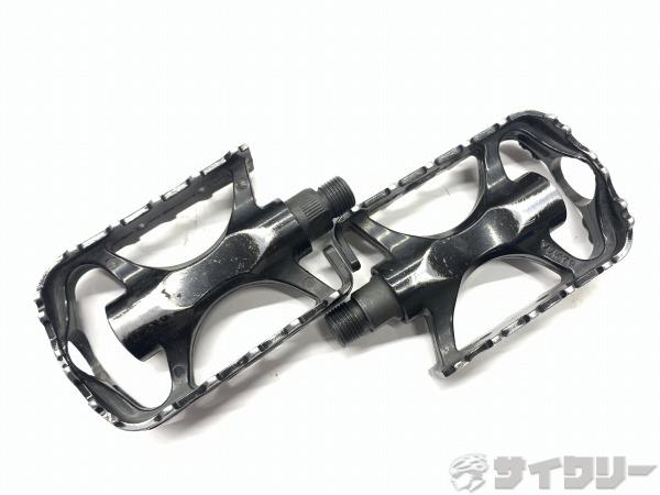 フラットペダル