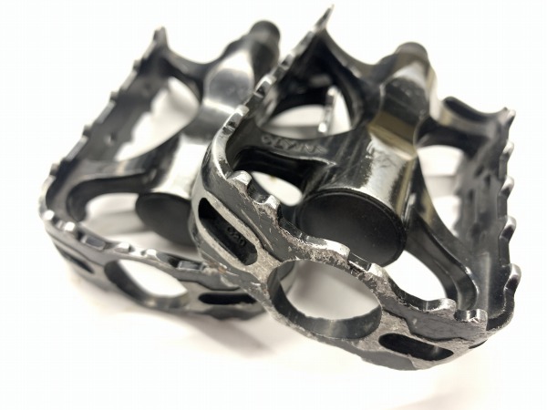 フラットペダル