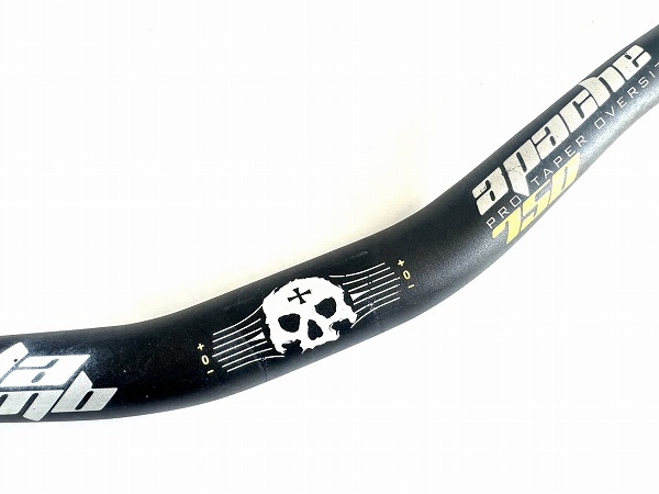 ライザーバーハンドル apache750 約750mm(実測）/31.8mm