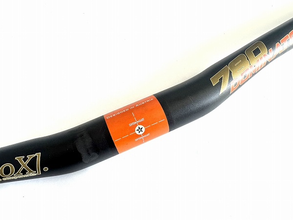 ライザーバーハンドル DOMINATOR 約710mm(実測）/31.8mm カットあり