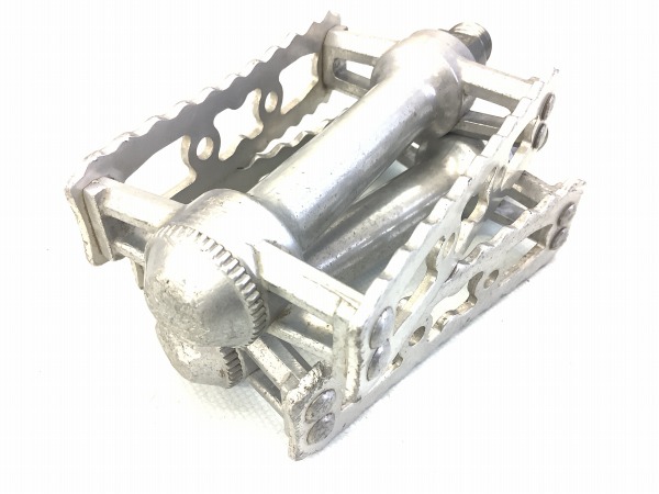 フラットペダル シルバー