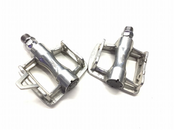 フラットペダル GR-9 PLATFORM シルバー がたつきあり
