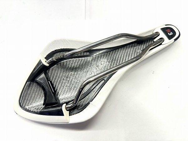 サドル ARIONE R3 kiumレール ブラック/ホワイト