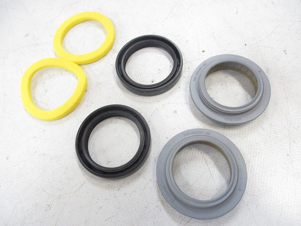 Reba Pike DUST/OIL SEAL REVIE KIT