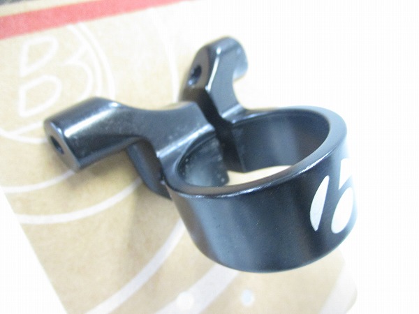 ダボ穴シートクランプ Eyeleted Seatpost Clamp 31.9mm