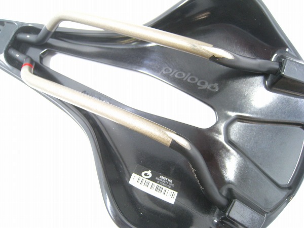 サドル　NAGO R4 PAS 137mm TIROXレール