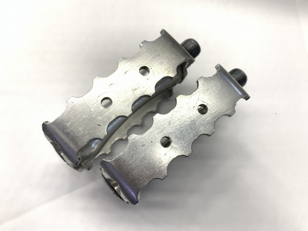 フラットペダル シルバー