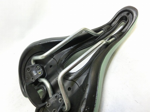 サドル TRK ライトグリーン