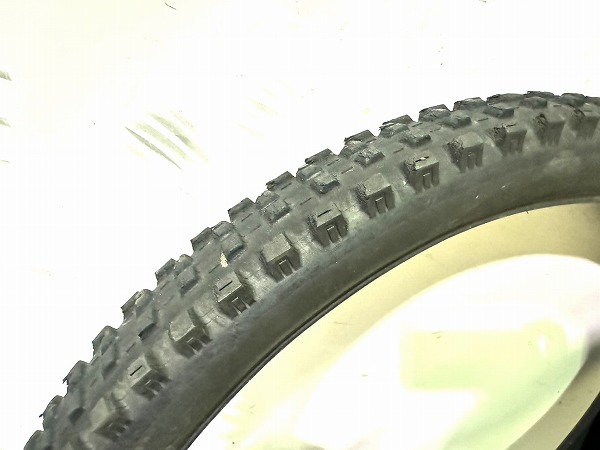 ブロックタイヤ HIGH ROLLER 27.5×2.40