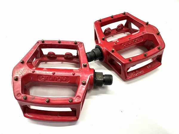 フラットペダル LU-313 レッド