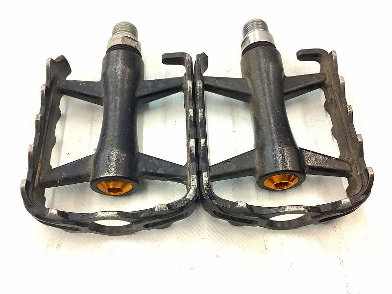 フラットペダル