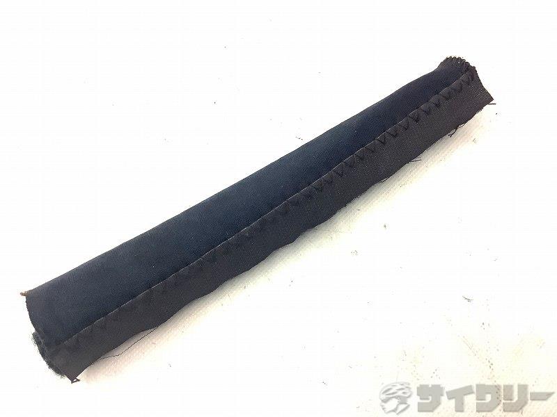 チェーンステイカバー