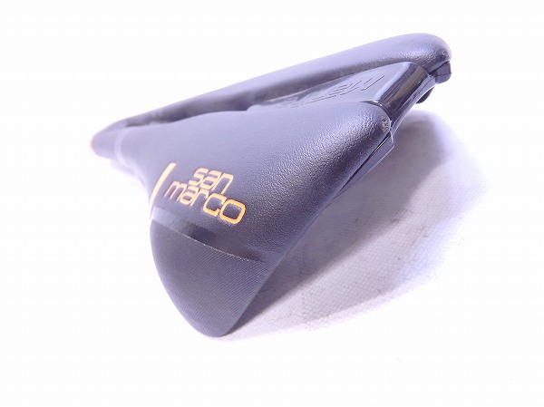 サドル MANTRA XSILITE