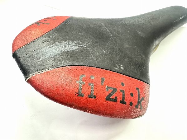 サドル ANTARES MANGANESEレール ブラック/レッド 欠品あり