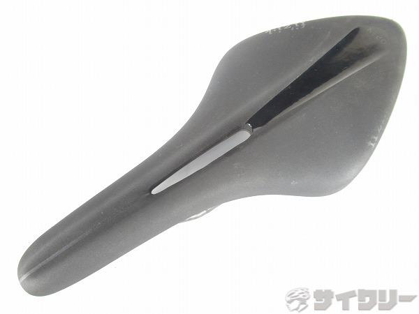 サドル ARIONE R1 OPEN　ブラック　カーボンレール