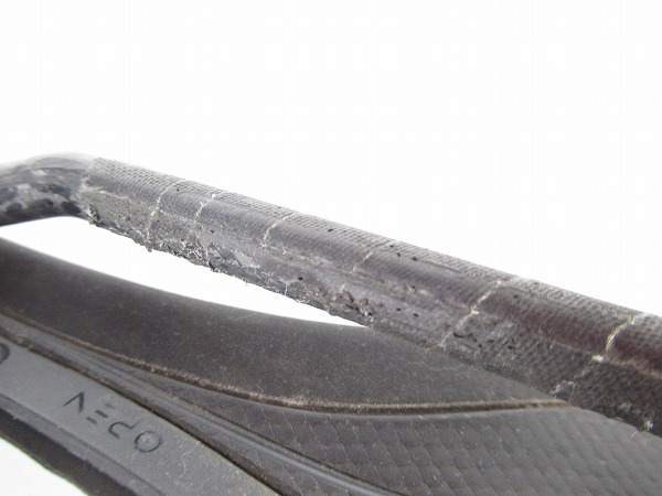 サドル ARIONE R1 OPEN　ブラック　カーボンレール