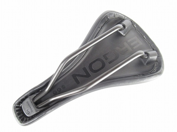 サドル SM Downhill　ブラック　CrMoレール