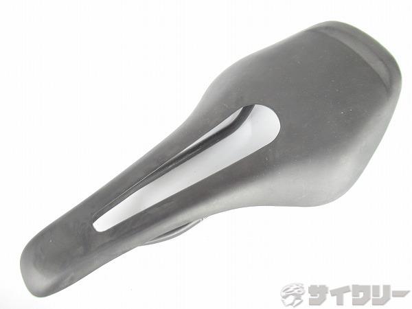 フルカーボンサドル