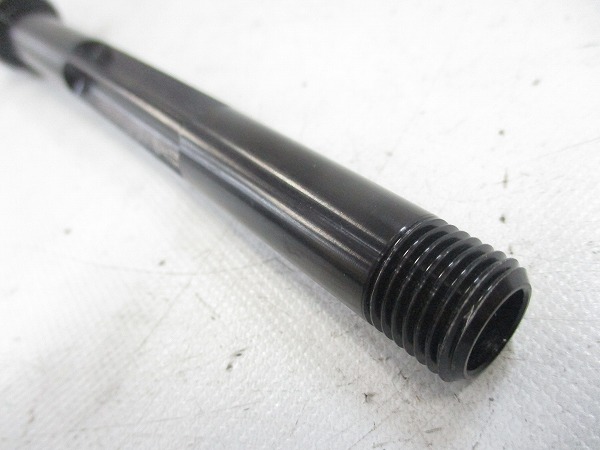 スルーアクスルシャフト 15mmx157mm（実測）