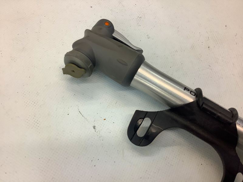 携帯ポンプ POCHETROCKET